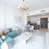 Bright 2bed Family Home: Pool, Gym & Kids Play