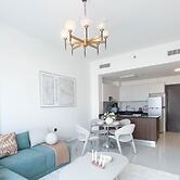 Bright 2bed Family Home: Pool, Gym & Kids Play