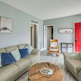 7 Mi to Historic Third Ward: Home in Lincoln Park!