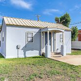 < 1 Mi to Enmu: Pet-friendly Home in Portales!