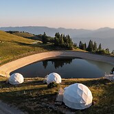 Stargazing Glamping Domes Golte