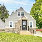 3 Mi to Dtwn Youngstown & Ysu: Family Home w/ Yard