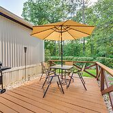 3 Mi to Badin Lake: Quiet New London Retreat