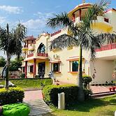 The Quila Camps & Resort