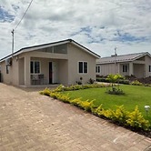 Cozy Relaxing Home in Old Harbour