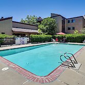 Walk to Virginia Lake: Reno Condo w/ Balcony!
