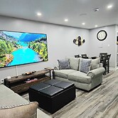 Cozy Home near City Center with Hot tub