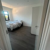 Sunny Gardens London House Retreat