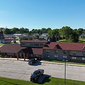 Hygge Inn & Suites