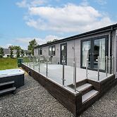Paddock Lodges Deluxe 3 Bed Chalet