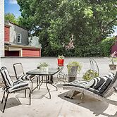 Walkable Apt in York St Historic District