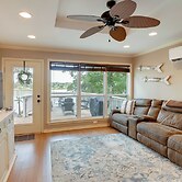 'lakeside Haven' w/ Deck & Views in Jefferson!