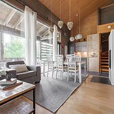 Scenic Lakeside Cabin in Tahko - Hot Tub