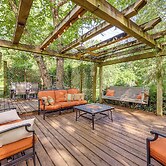 Waterfront Home w/ Playground Near Degray & Caddo!