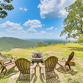 Outdoor Entertainment Area: Scenic Hot Springs Gem