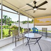 1 Mi to Lake Jackson: Home w/ Screened Patio!