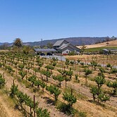 Coplan Vineyards by Avantstay 10-acre Estate w/ Pool, Spa, Bocce & Des