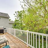 Mississippi River Retreat w/ Views: Walk to Water