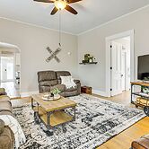 Home w/ Fenced Backyard, 6 Mi to Dtwn Louisville!