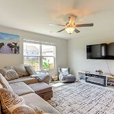 Modern Escape 2 Mi to Surfside Beach Fishing Pier