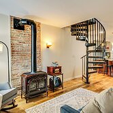 Dtwn at Your Door: Historic Frederick Gem w/ Yard!