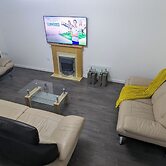 Leyland Road Retreat - 4 Bedroom House