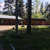 Overlook Inn & Cabins