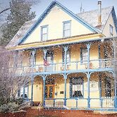American River Inn