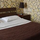Hotel 106