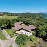 Papagayo Luxury