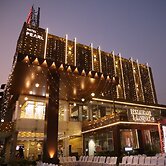 Pearl Hotel & Banquets
