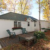 Birch Cliff Lodge on Baptiste Lake