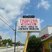 Tropizar Motel