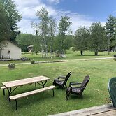 Colonial Bay Motel and Cottages
