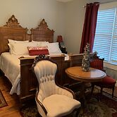 Bama Bed & Breakfast Campus