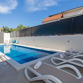 All Saints B&B Kastela