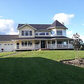 Harvelle House Bed & Breakfast