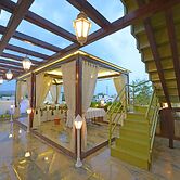 Hotel J P International