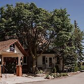 Hessenland Inn & Schatz Winery