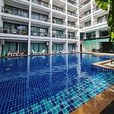 Paripas Patong Resort