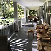 Mountain Meadows Inn