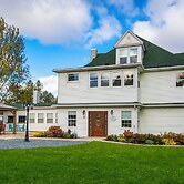 Shamrock Suites