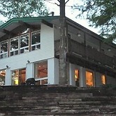 Sunny Point Resort Inn