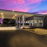 Red Roof Inn & Conference Center Chicago - N Aurora/ Naperville