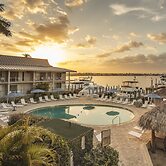 Cove Inn on Naples Bay