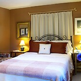 Simcoe Suites on the Henley B&B