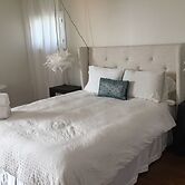 Chic Hollywood Bungalow