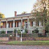 Corners Mansion Inn - A Bed & Breakfast