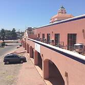 Los Jitos Hotel & Suites