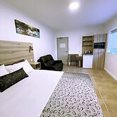 Childers Oasis Motel